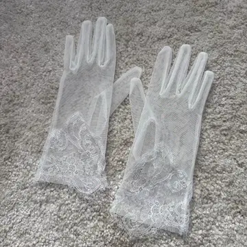 착용 이미지 있음 화이트 웨딩 장갑 레이스 트리밍 포함
