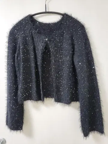 미사용 새상품 오토 스팽글 가디건
