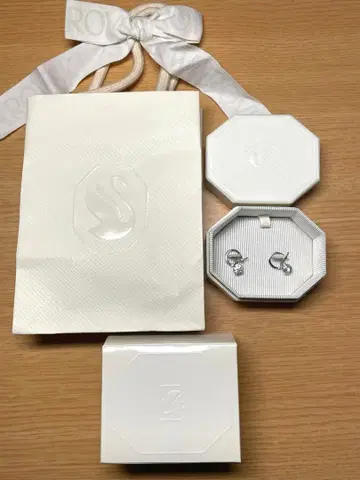 Swarovski 크리스탈 드롭 귀걸이 새상품