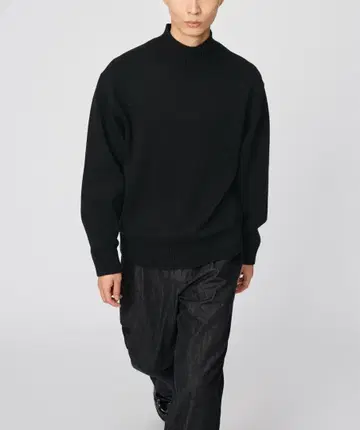 [완판템] 로우 게이지 하이넥 스웨터 UNIQLO C