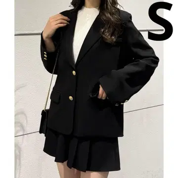 어깨 패드 골드 버튼 테일러드 자켓 + 플리츠 숏팬츠 블랙 S