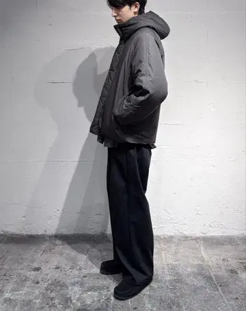 UNIQLO U 퍼프 테크 볼륨 후드티 다크 그레이 L 사이즈