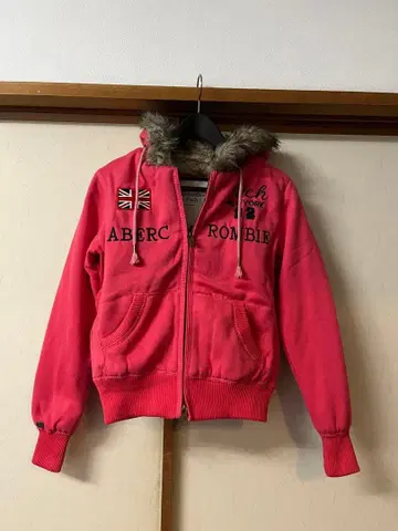 Abercrombie & Fitch 후드티 핑크 아바클로