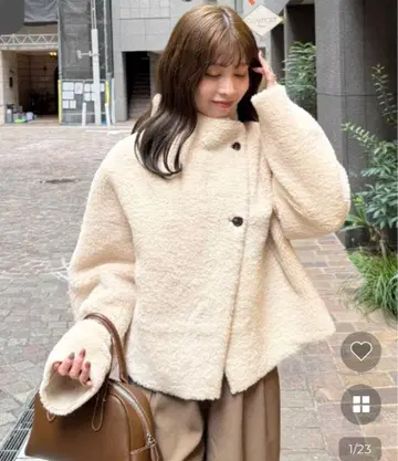 nugu 덤블 2버튼 무스탕 코트 (정가 21000엔)