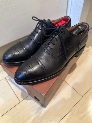 Berwick 블랙 UK7 세미 브로그 바윅