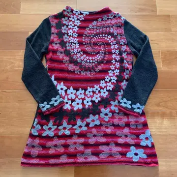 [컨디션 최상] ViaFaburrica 꽃무늬 스와르 무늬 긴팔 니트