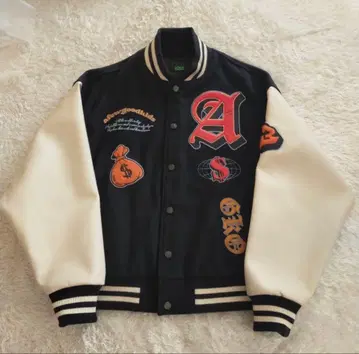 AFGK 바시티 자켓 백족 착용 모델