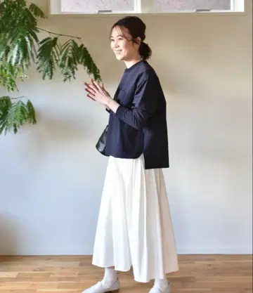 OURHOME 저지 소재 턱 스커트 화이트