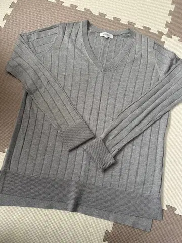 [ 새상품급 ] PLST 플라스테 그레이 V넥 스웨터 M