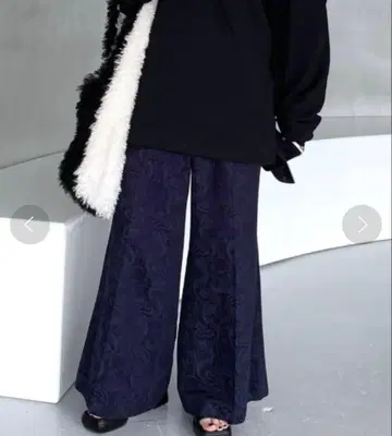 HARE 자카드 와이드 플레어 팬츠 네이비