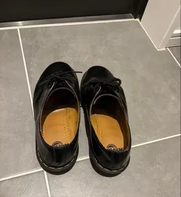 블랙 가죽 레이스업 슈즈