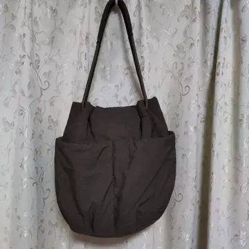 ZARA 다크 그린 벌룬 토트백