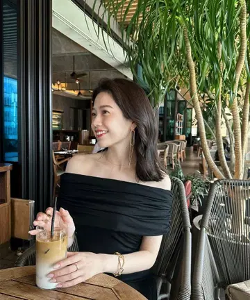 anuans 아뉴앙스 오프숄더 개더 원피스 오프숄