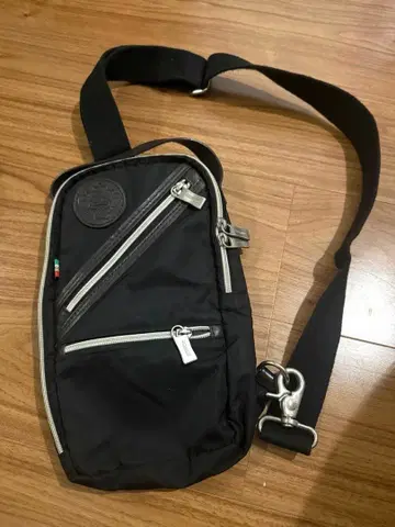 새상품급 오로비안코 바디백 숄더 블랙