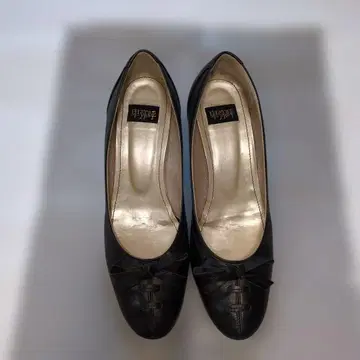 히미코 블랙 리본 포함 힐 펌프스