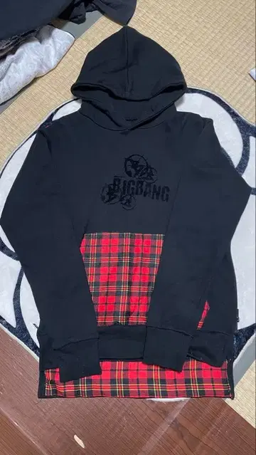 BIGBANG 후드 부착 후드티