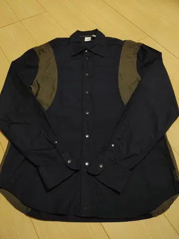 ARMANI EXCHANGE (아르마니 익스체인지) 버튼 다운 셔츠