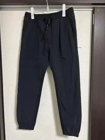 White Mountaineering BLK 플리스 팬츠