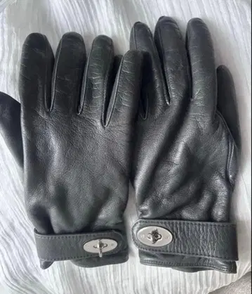 멀버리 가죽 그로브 장갑 금장 장식 실버 턴락