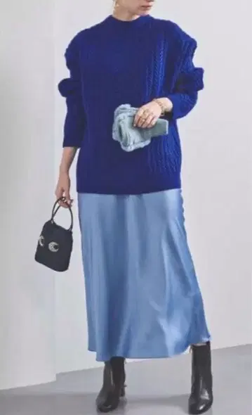 새상품급 UNITED ARROWS 정가 24만 니트 케이블 블루