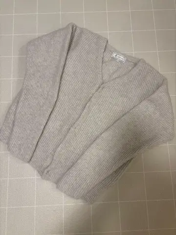 로페피크닉 라이트 그레이 V넥 가디건 38