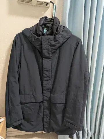 UNIQLO 후드 부착 네이비 다운 자켓