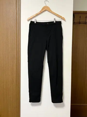 유니클로 블록 테크 웜 이지 팬츠 블랙 M 사이즈