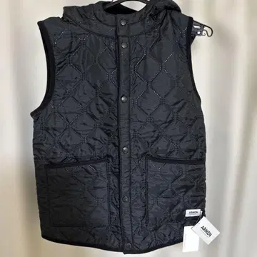 새상품 ARMEN 블랙 퀼팅 베스트 3