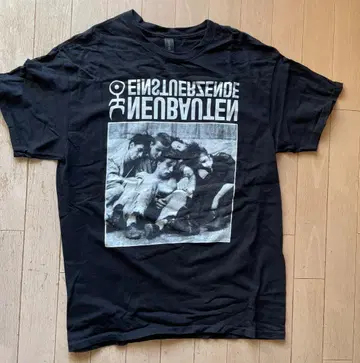 아인슈테르첸데 노이바우텐 (Liebeslieder) T셔츠 L