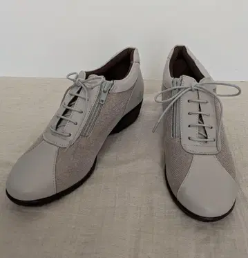 미사용 비쓰리 컴포트 슈즈 스니커즈 23cm 일본제 EEE