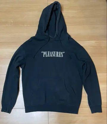 PLEASURES 블랙 후드 부착 후드티 M