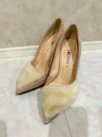 DIANA 핑크 베이지 퍼 하이힐