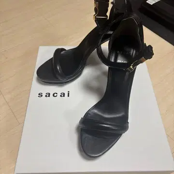 sacai 블랙 하이힐 샌들