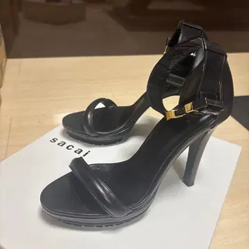 sacai 블랙 하이힐 샌들