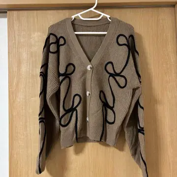 리본 모티브 뉴앙스 테이프 라인 니트 가디건 브라운 프리