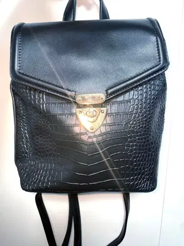 크로커다일 패턴 백팩 가죽 블랙 백팩