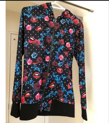 jury black 줄리 블랙 후드티