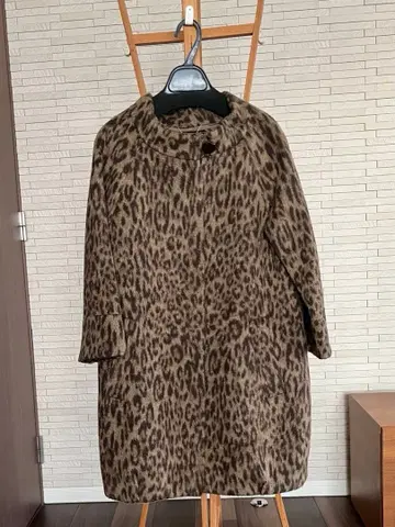 SHIPS 레오파드 무늬 박스 타입 코트