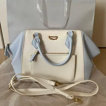 정가의 약 반값! 사만다 타바사 핸드백 숄더백 화이트 블루