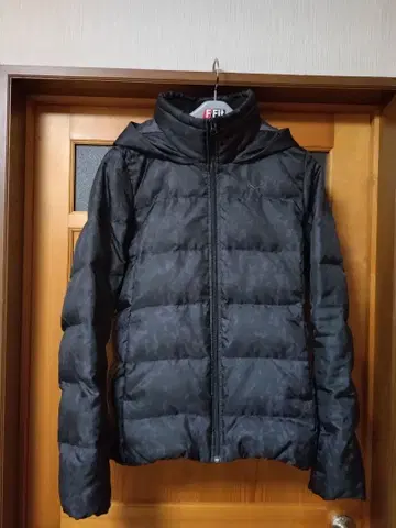 푸마 다운 자켓 후드 부착