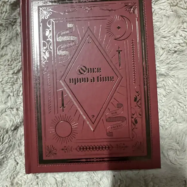 뉴이스트 6th Mini Album - Happily Ever After