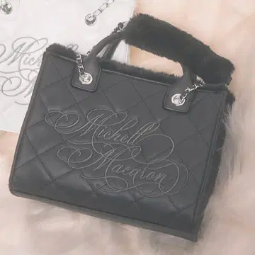 [ 미사용 새상품 ] 미셸 마카롱 퀼팅 자수 미니 토트백 블랙