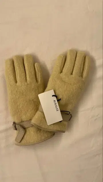 오라리 AURALEE 그로브