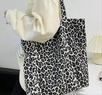 레오파드 무늬 토트백
