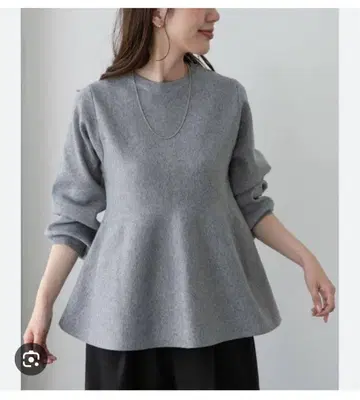 서니 라벨 페플럼 니트 풀오버