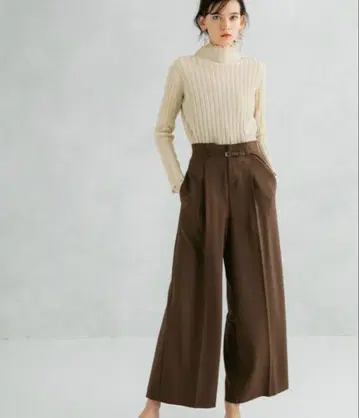 UNITED TOKYO 크롭 팬츠 브라운