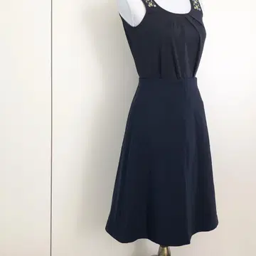 바디 드레싱 스커트