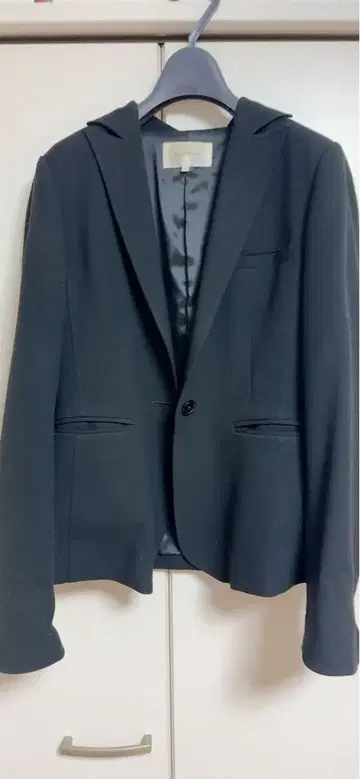 블랙 싱글 버튼 자켓