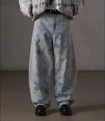 [ GRANCY ] M 사이즈 버튼 디자인 그래픽 와이드 데님 팬츠