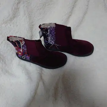 새상품 Amina 스웨이드풍 숏부츠